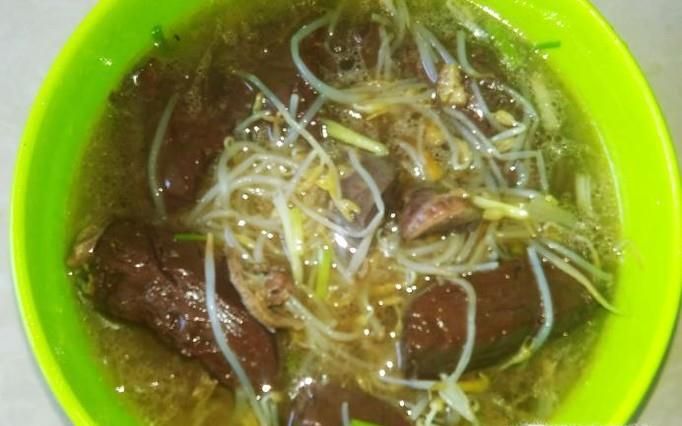 鸭杂豆芽汤的做法