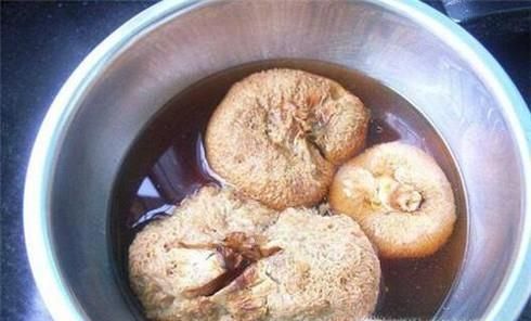 猴头菇的家常做法 猴头菇炖鸡腿做法