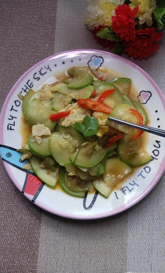 怎样做美味的家常版西葫芦炒鸡蛋？