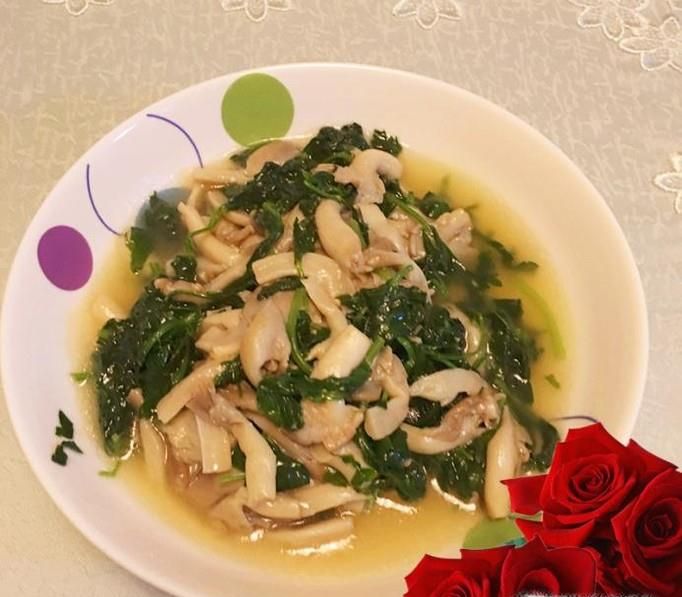 药芹叶炒秀珍菇的家常做法