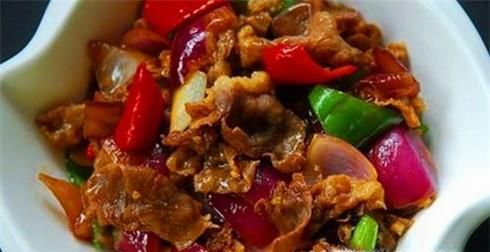洋葱爆炒肥牛卷的做法——肥牛卷怎么做好吃？