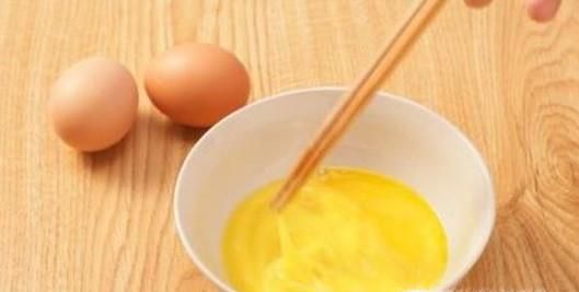 火腿炒鸡蛋怎样做好吃？火腿炒鸡蛋的家常做法