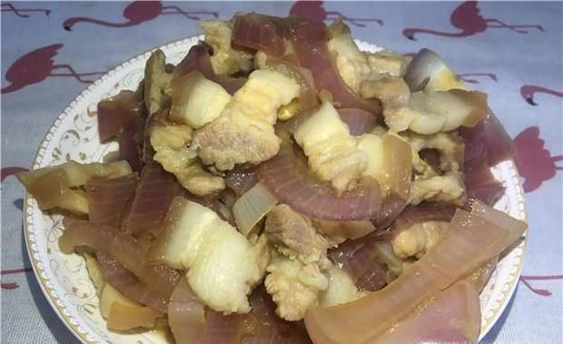 洋葱爆炒五花肉的家常做法