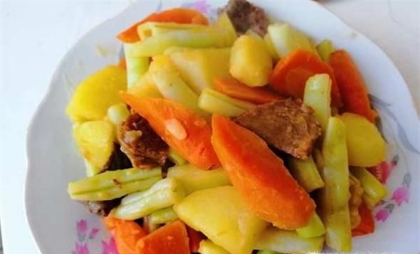 怎么做超美味的土豆芸豆胡萝卜炖牛肉？