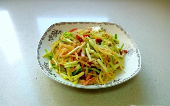 韭黄炒土豆丝的家常做法