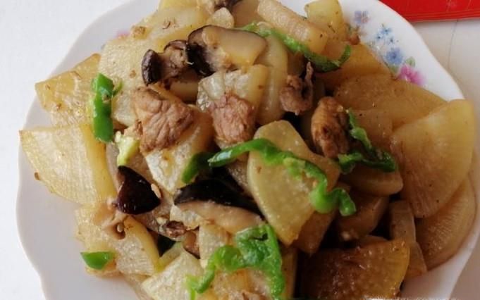 怎么做好吃又营养的香菇猪肉炖萝卜？