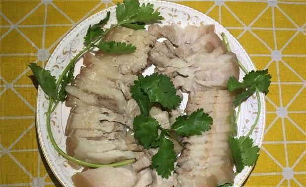 白灼五花肉的家常做法