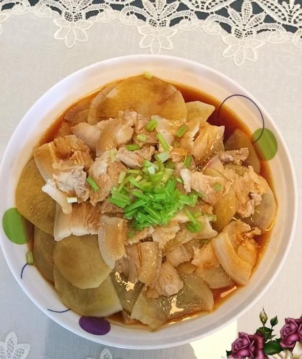 酸辣五花肉土豆片的家常做法