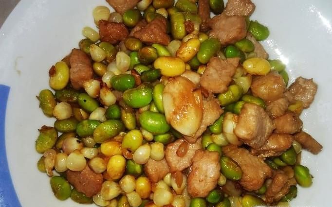 毛豆玉米炒肉丁的做法