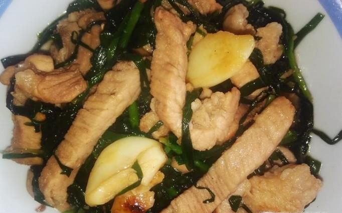 韭菜炒瘦肉丝的家常做法