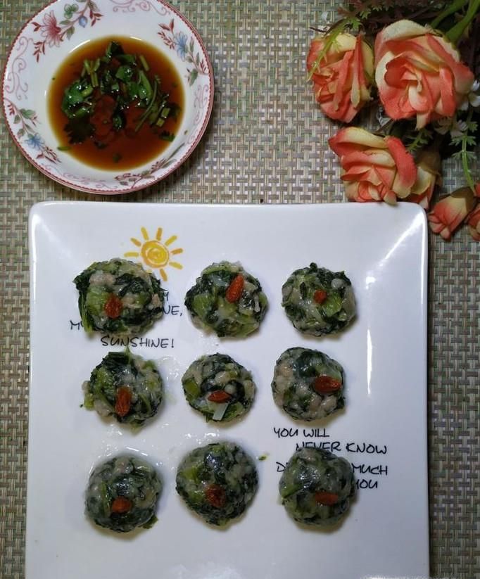 怎样做美味的莴笋叶肉丸子？
