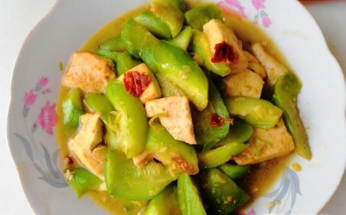 超好吃的丝瓜炒豆腐做法