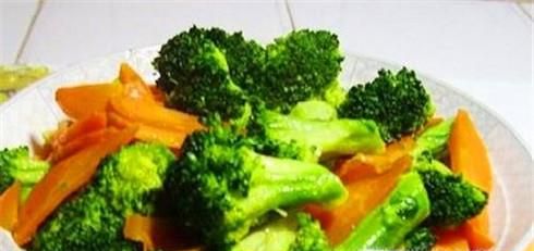 胡萝卜怎么做之胡萝卜炒西兰花