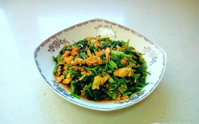 酱炒茴香鸡蛋的家常做法