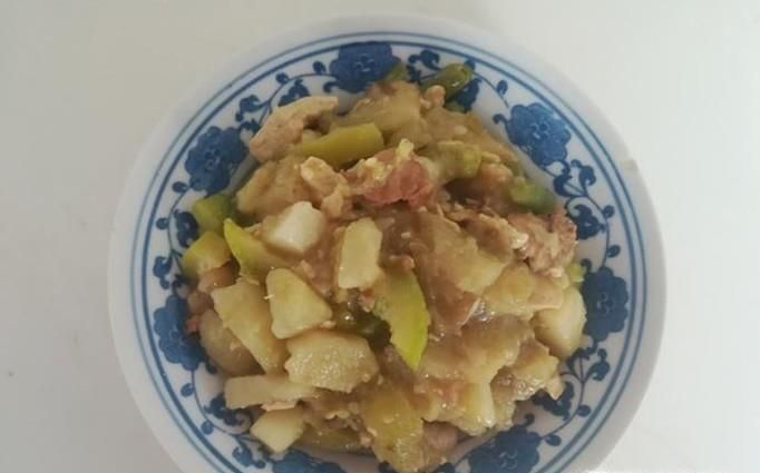 猪五花肉烩土豆茄子豆角西葫芦的做法