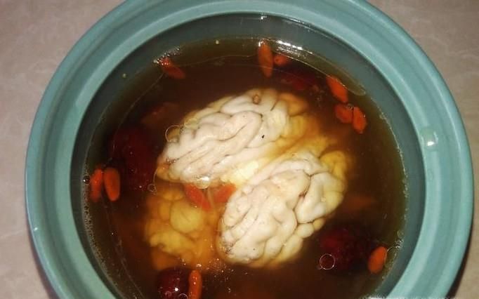 补药炖猪脑的做法