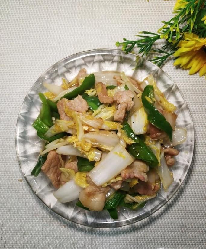 怎样做美味的青椒娃娃菜炒肉片？