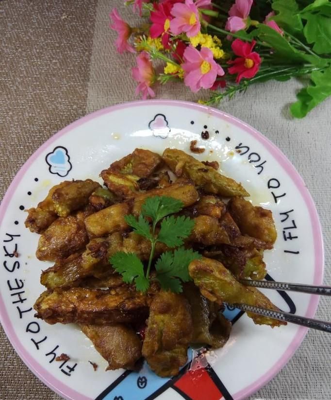 怎样做美味的鸡蛋炸茄条？