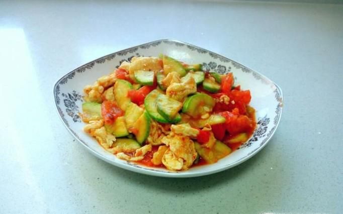 酱炒西红柿角瓜鸡蛋的家常做法