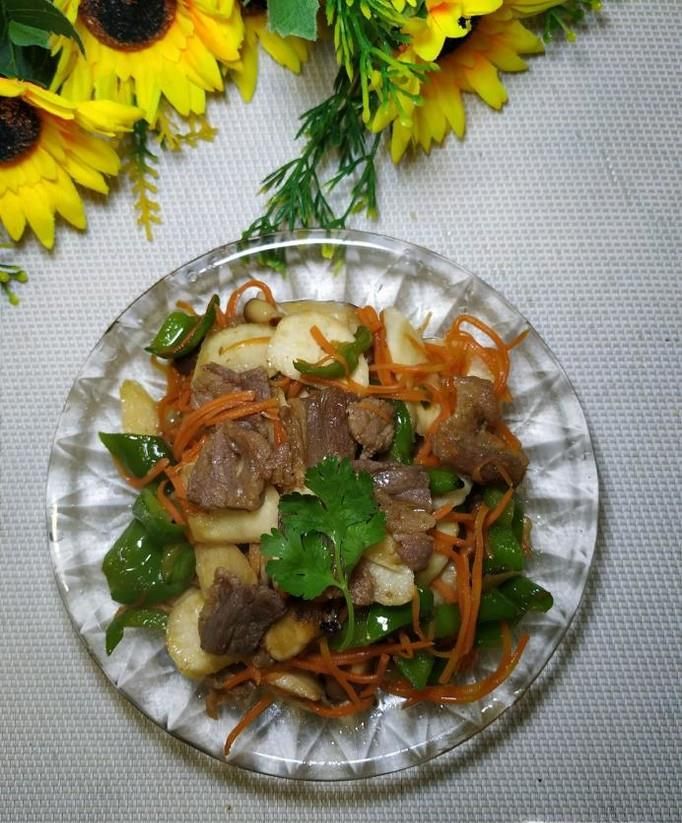 怎样做美味的茭白青椒炒牛肉？