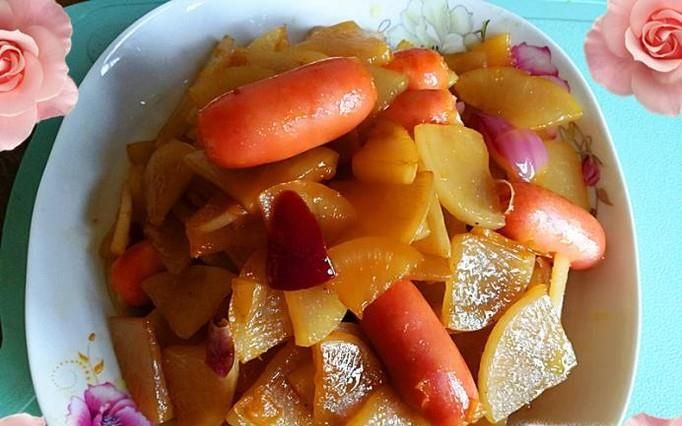 怎么做营养好吃的小火腿肠炒洋葱象牙萝卜