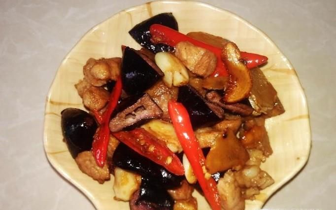 肉丁爆炒榄角的做法