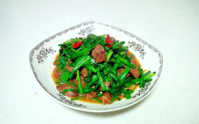 韭菜炒鸡心的家常做法