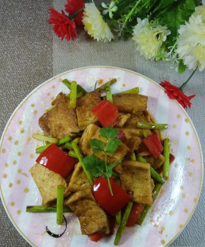 怎样做美味的蒜苔炒豆腐?