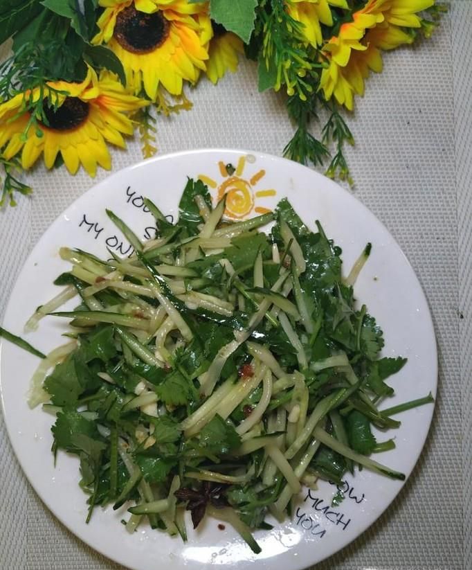 怎样做美味的香菜拌黄瓜?