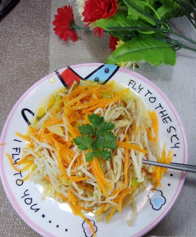 怎样做美味的金针菇炒胡萝卜?