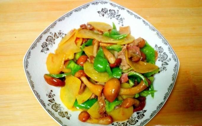 滑子蘑炒土豆片的家常做法