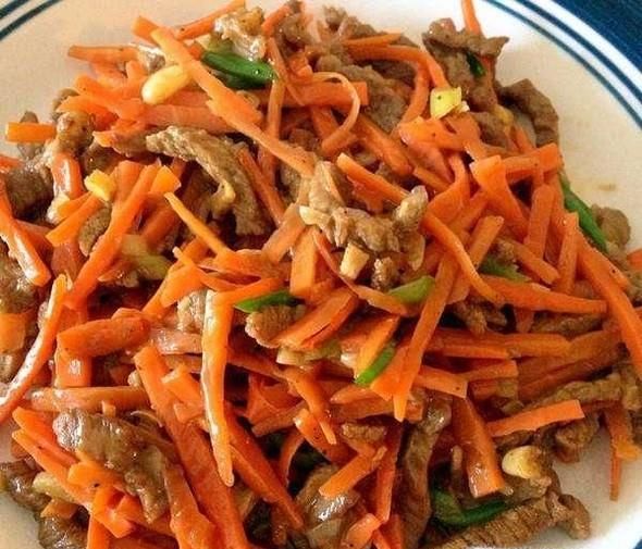 家常菜---胡萝卜炒鸡肉怎么做