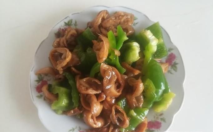 美味肥肠炒青椒的做法