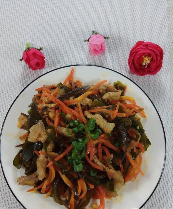 怎样做美味的胡萝卜海带炒肉？