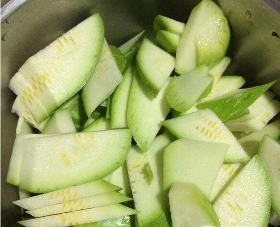 西胡炒鸡蛋的经典做法