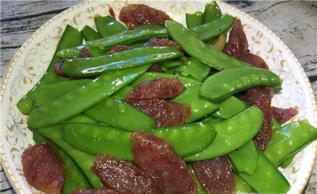 广式腊肠炒荷兰豆的做法