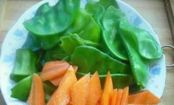 素炒猪耳朵豆角的做法