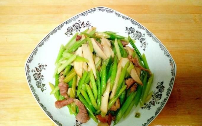 香芹炒杏鲍菇的家常做法