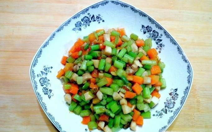 蚝油三丁的家常做法