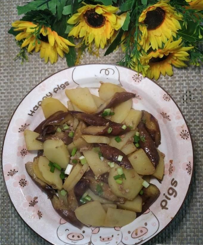 怎样做美味的土豆茄子炒肉末?