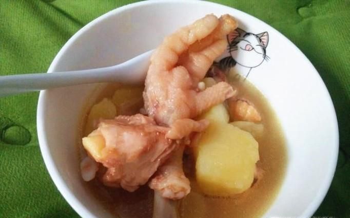 土豆块鸡汤怎么做?鲜美营养鸡汤家常做法