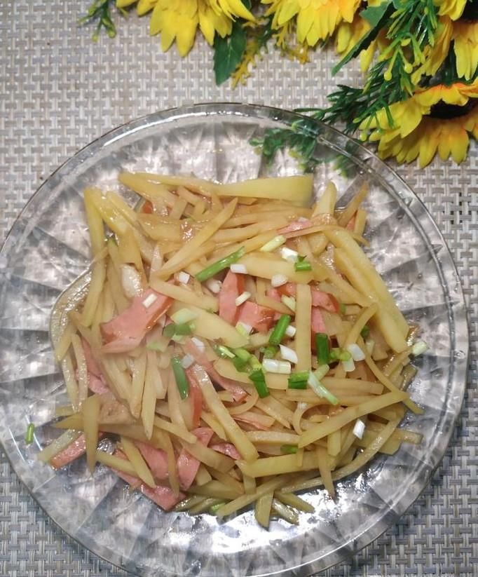 怎样做美味的土豆炒香肠?
