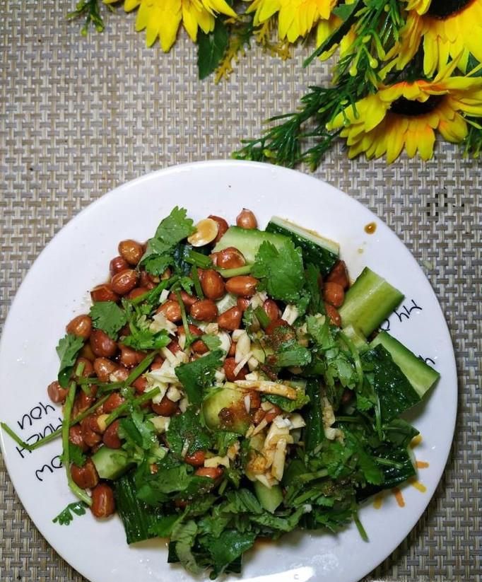 怎样做美味的凉拌黄瓜花生米？