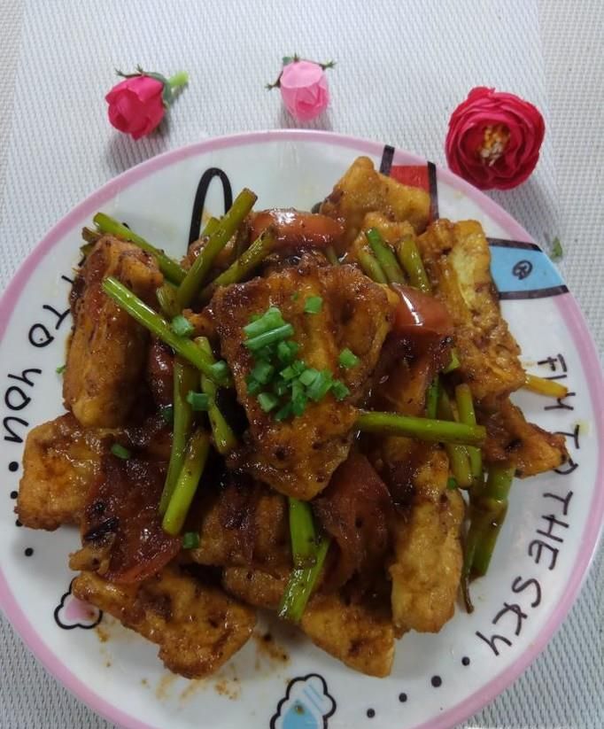 怎样做美味的豆豉蒜苔炒豆腐？