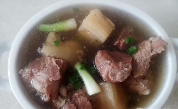 瘦肉煲甘葛的家常做法