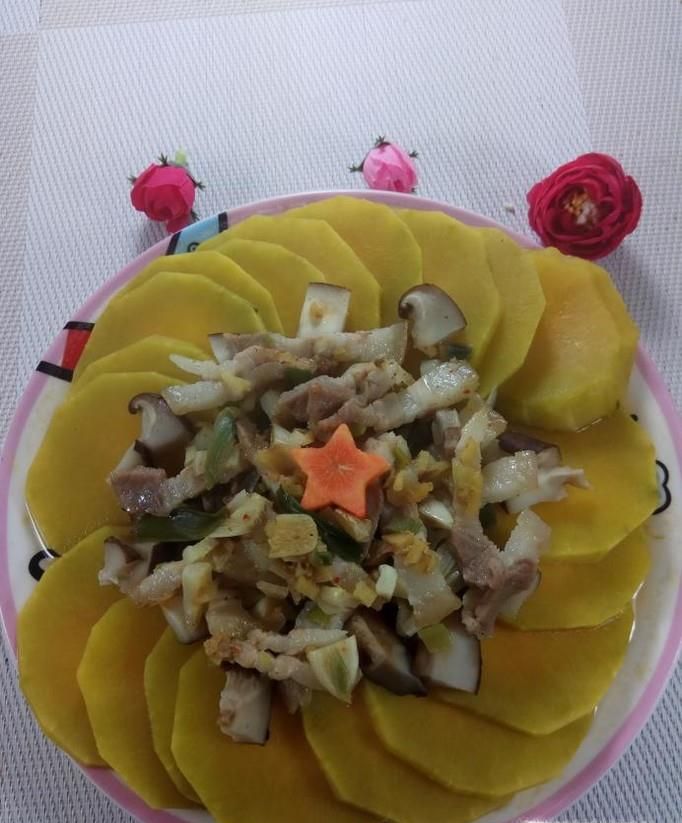怎样做美味的香菇肉蒸南瓜？