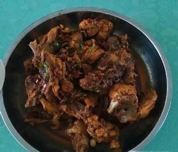 家常炖鸡架的做法