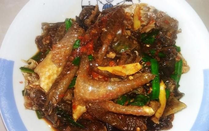 酸辣鱼皮的做法