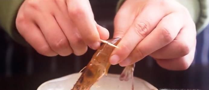 咖喱虾仁饭便当的做法