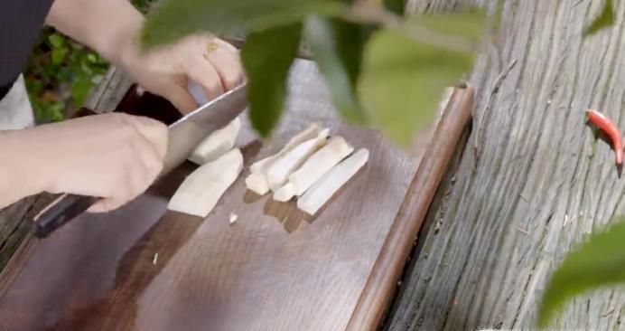 金菇棒打小黄鱼怎么做？